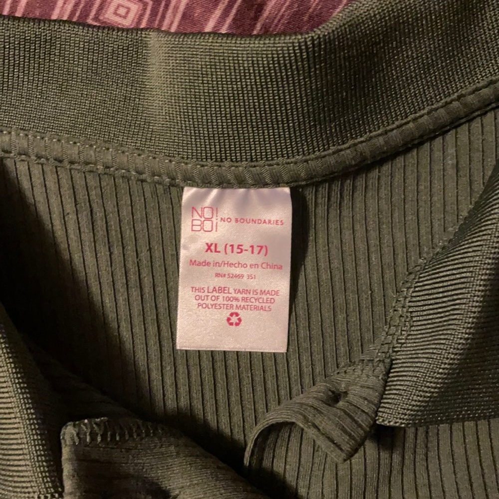 Collared Top - Picture 3 of 5